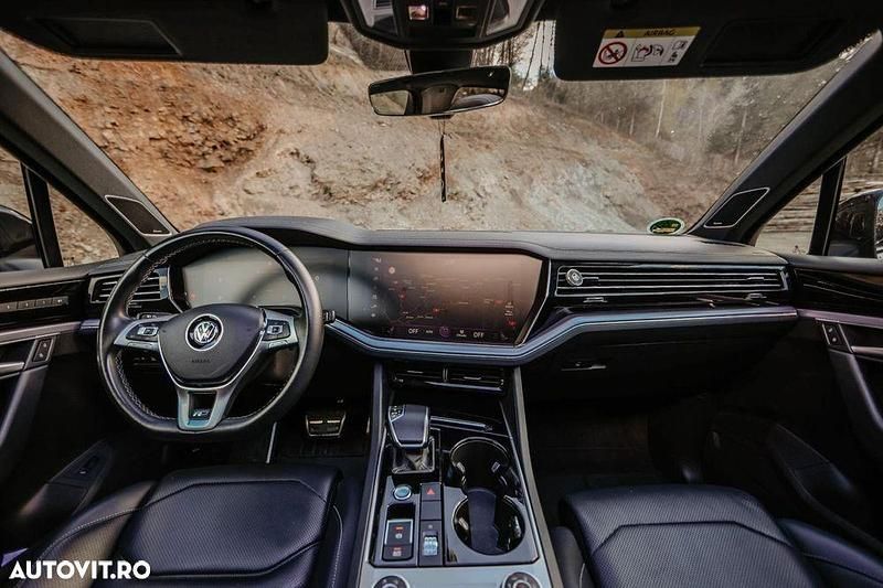 Second-hand VW Touareg R-line 286 CP (210 kW) 2019 Culoarenegru SUV