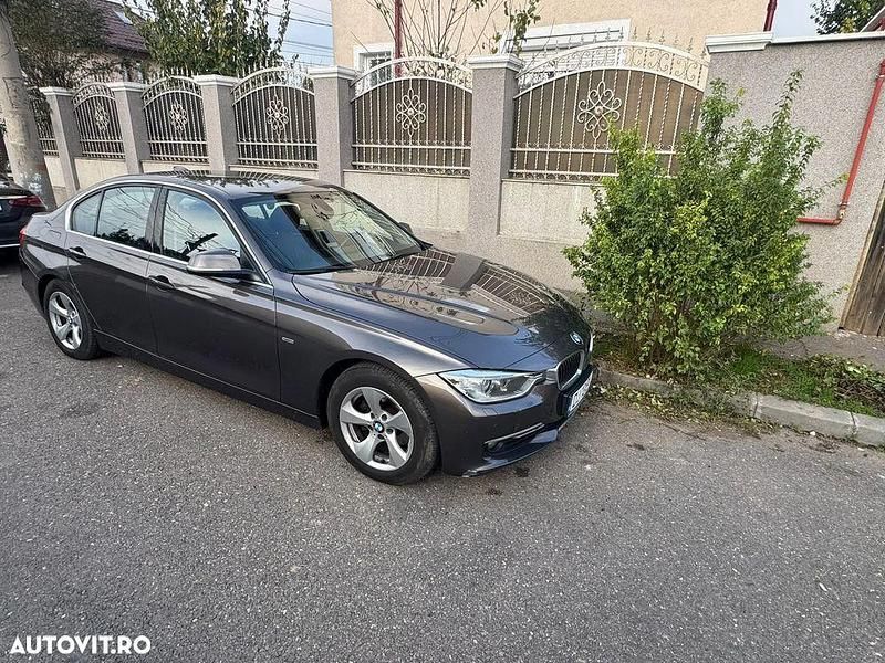 Culoaremaro Utilizat 2013 BMW 320 Efficient Dynamics Berlinǎ | 8.000 EUR (Preț OK) - Imagine 1/4