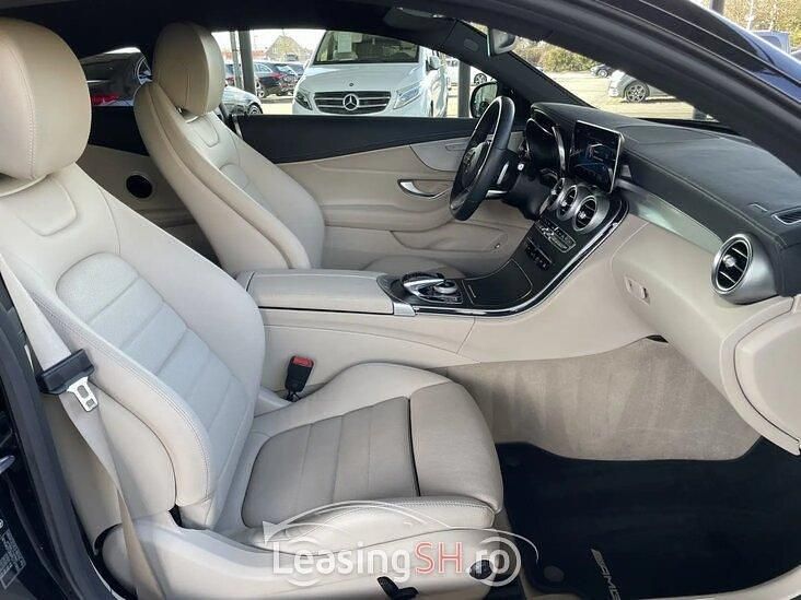 Negru Utilizat 2022 Mercedes A180 AMG Coupe | 42.459 EUR - Imagine 1/4