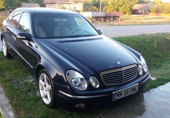 Albastru Utilizat 2003 Mercedes E220 Berlinǎ | 4.850 EUR - Imagine 1/4