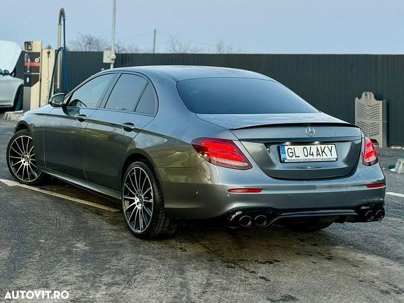 Culoaregri Second-hand 2019 Mercedes E400 Berlinǎ | 31.600 EUR (Preț OK) - Imagine 1/4
