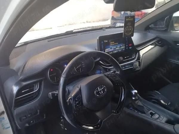 Second-hand Toyota C-HR 136 CP (100 kW) 2019 Alb SUV