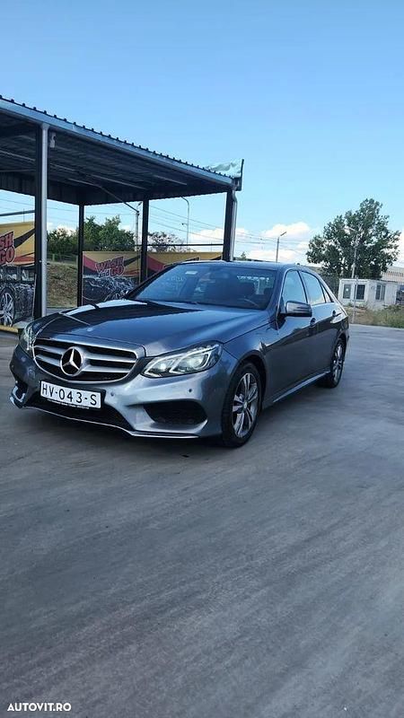 Gri Utilizat 2015 Mercedes E220 Avantgarde Berlinǎ | 11.600 EUR - Imagine 1/4