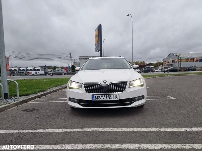 Culoarealb Utilizat 2015 Skoda Superb Break | 11.000 EUR (Preț OK) - Imagine 1/4
