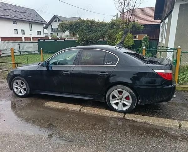 Second-hand BMW 520 164 CP (120 kW) 2005 Negru Berlinǎ