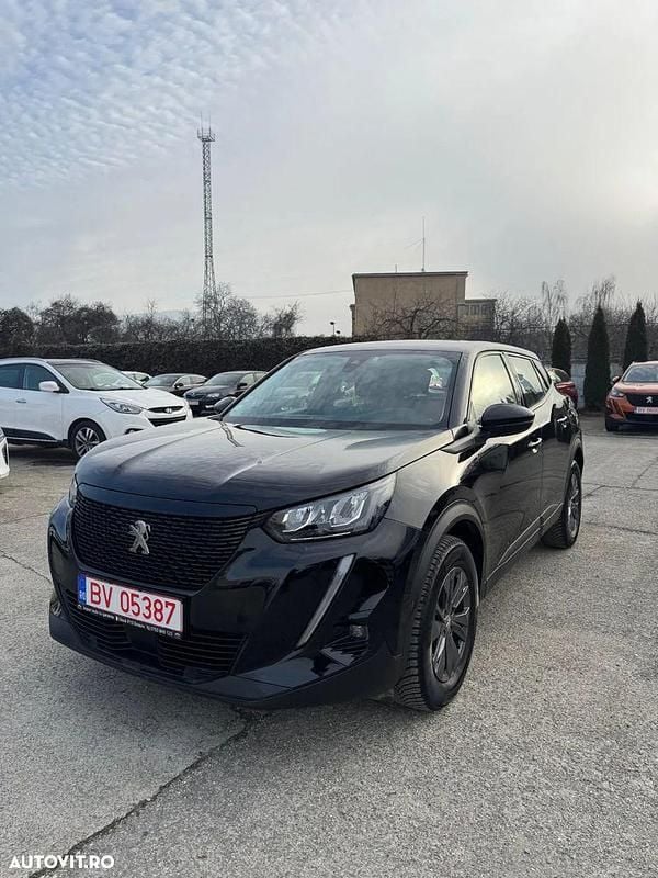 Culoarenegru Utilizat 2021 Peugeot 2008 SUV | 13.450 EUR (Preț bun) - Imagine 1/4