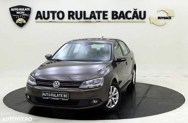 Maro Utilizat 2011 VW Jetta Berlinǎ | 6.990 EUR (Puțin scump) - Imagine 1/4