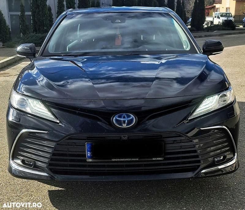 Culoarenegru Utilizat 2022 Toyota Camry Berlinǎ | 32.000 EUR - Imagine 1/4