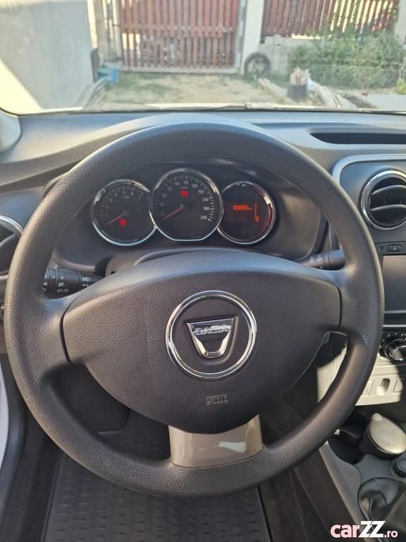 Second-hand Dacia Logan 73 CP (53 kW) 2016 Alb Berlinǎ