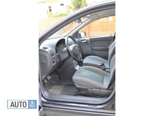 Second-hand Opel Astra 101 CP (74 kW) 2003 Negru Hatchback