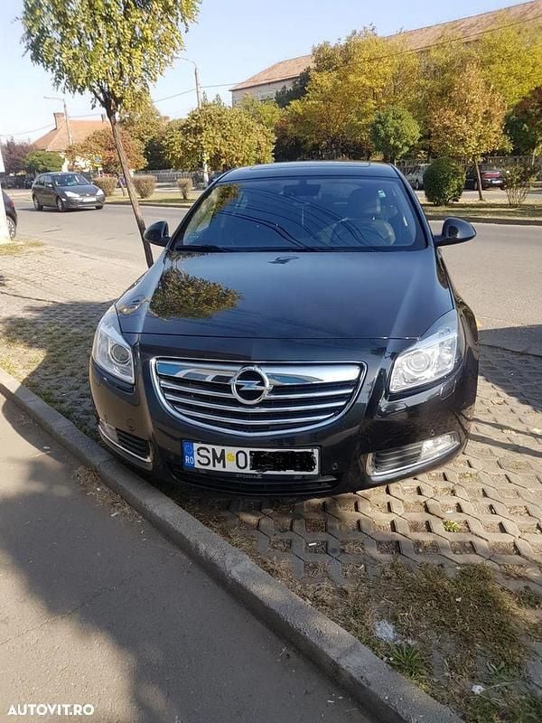 Culoarenegru Utilizat 2012 Opel Insignia Sport Berlinǎ | 5.200 EUR (Preț OK) - Imagine 1/4