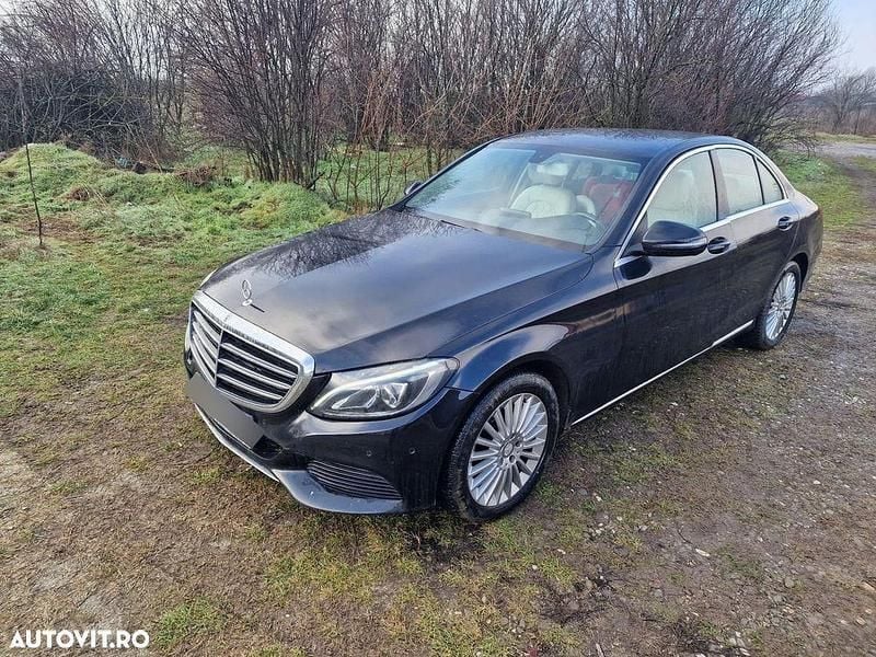 Second-hand Mercedes C180 116 CP (85 kW) 2015 Culoarenegru Berlinǎ