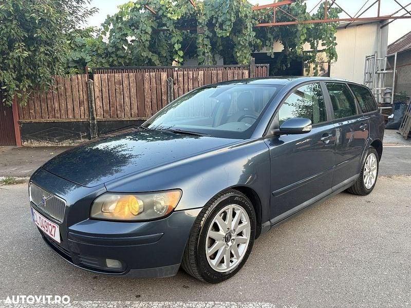 Gri Utilizat 2005 Volvo V50 Standard Break | 2.400 EUR (Preț OK) - Imagine 1/4