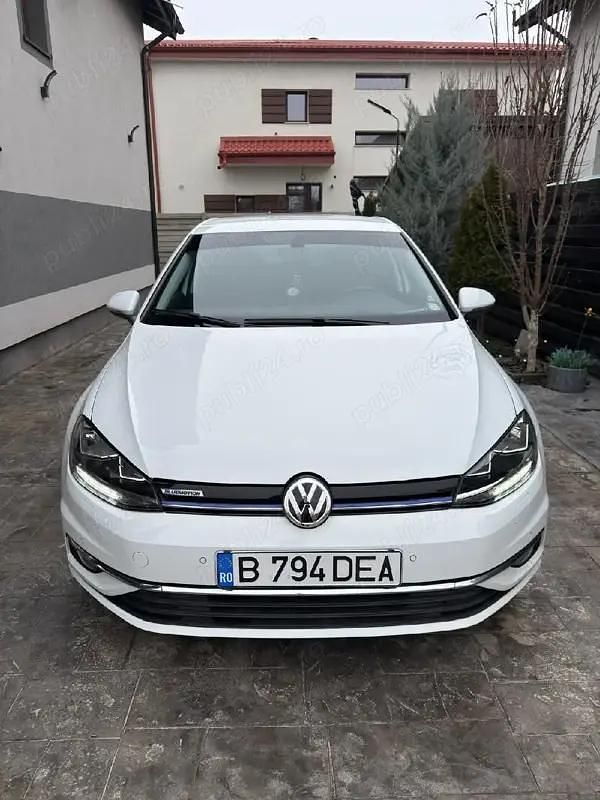 Second-hand VW Golf VIII 131 CP (96 kW) 2020 Berlinǎ