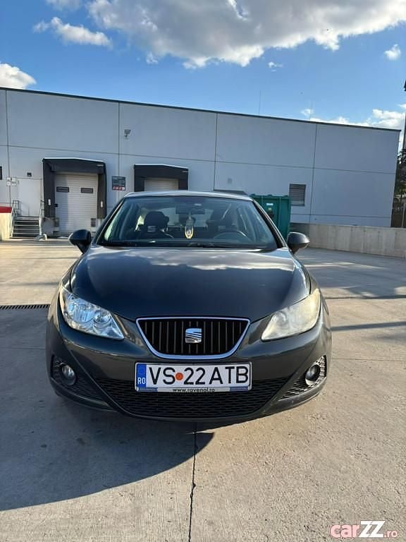 Gri Utilizat 2011 Seat Ibiza Hatchback | 3.000 EUR (Preț OK) - Imagine 1/4
