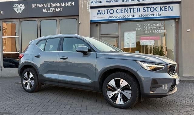 Utilizat 2022 Volvo XC40 Core SUV | 34.978 EUR (Puțin scump) - Imagine 1/1