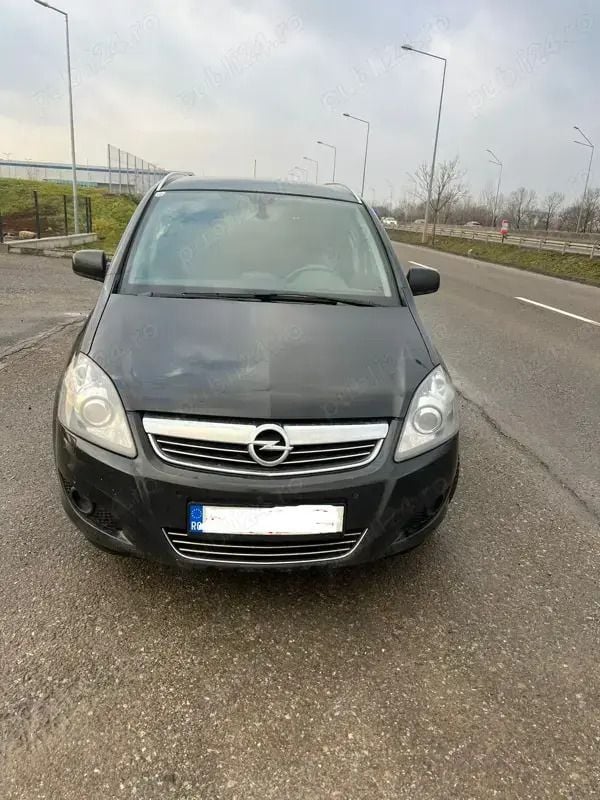 Utilizat 2013 Opel Zafira Monovolum | 2.500 EUR (Preț bun) - Imagine 1/4