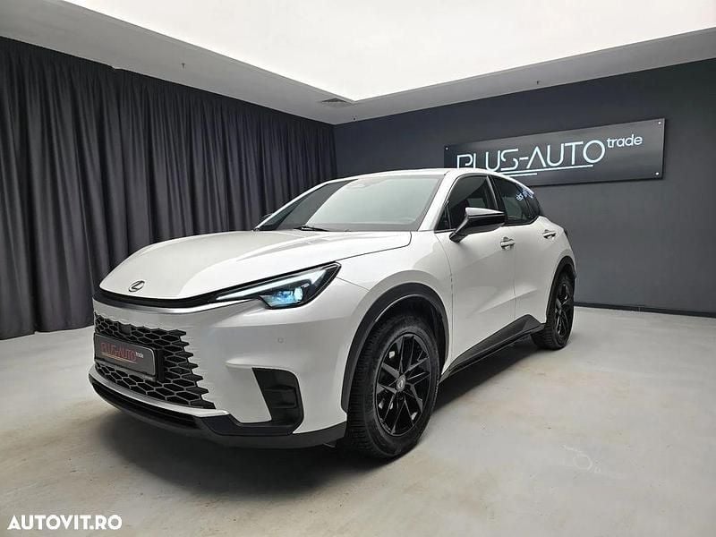 Second-hand Lexus LBX Business Edition 136 CP (100 kW) 2024 Culoarealb SUV