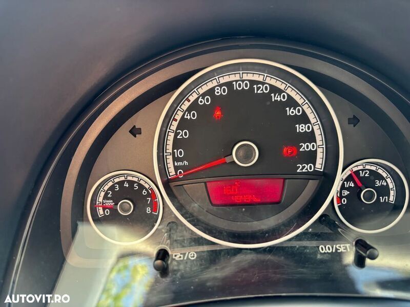 Alb Utilizat 2018 VW up! Hatchback | 7.990 EUR - Imagine 1/4