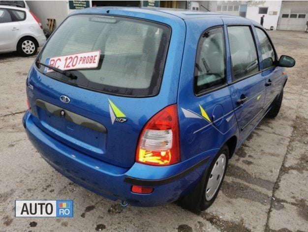 Second-hand Lada 111 90 CP (66 kW) 2011 Albastru Berlinǎ