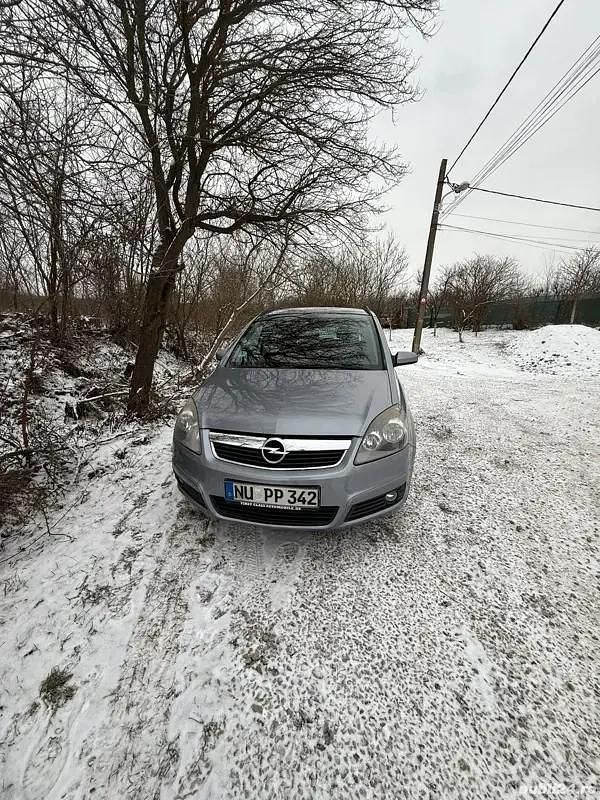 Second-hand 2006 Opel Zafira Monovolum | 1.800 EUR (Preț OK) - Imagine 1/4