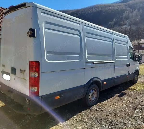 Second-hand Iveco 35.12 113 CP (83 kW) 2009 Van