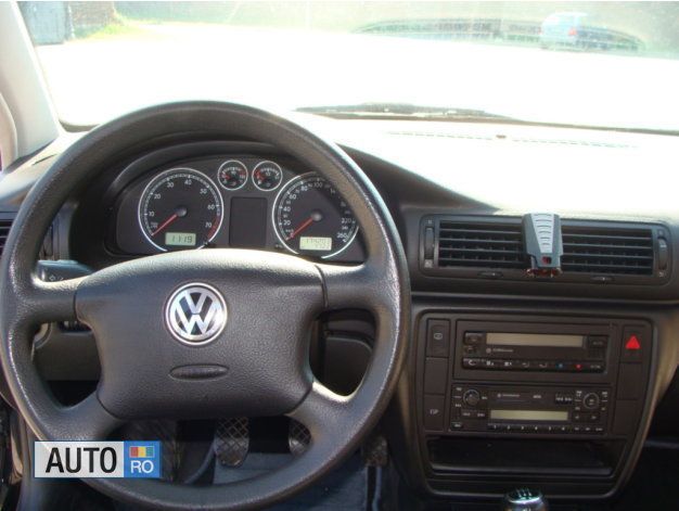 Second-hand VW Passat 101 CP (74 kW) 2001 Negru Berlinǎ