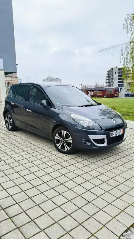 Utilizat 2010 Renault Scénic III Monovolum | 3.650 EUR (Preț OK) - Imagine 1/4