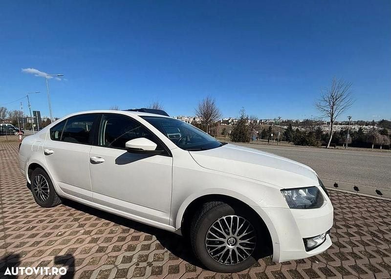 Second-hand Skoda Octavia Ambition 86 CP (63 kW) 2014 Culoarealb Hatchback