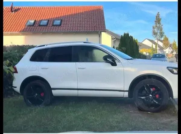 Utilizat 2011 VW Touareg SUV | 10.300 EUR (Preț bun) - Imagine 1/4