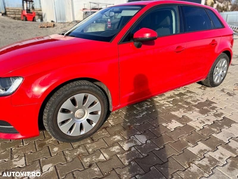 Rosu Utilizat 2013 Audi A3 Attraction Break | 7.200 EUR - Imagine 1/4
