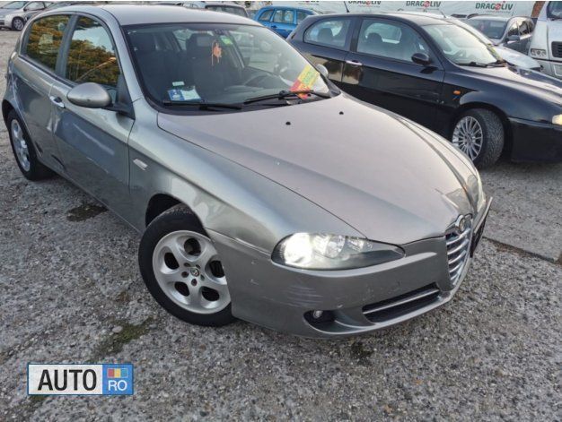 Second-hand Alfa Romeo 147 110 CP (80 kW) 2004 Gri Hatchback