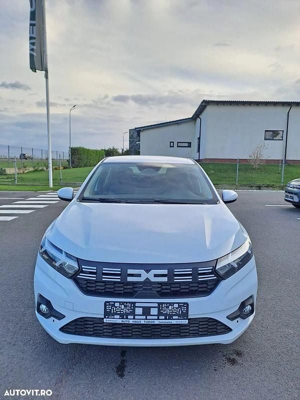 Culoarealb Nouă 2025 Dacia Logan Journey Berlinǎ | 15.500 EUR (Scump) - Imagine 1/4