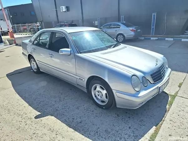 Argintiu Utilizat 2001 Mercedes 200 Berlinǎ | 6.990 EUR - Imagine 1/4