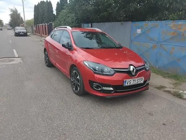 Rosu Utilizat 2016 Renault Mégane GrandTour Bose Edition Break | 7.250 EUR (Preț OK) - Imagine 1/4