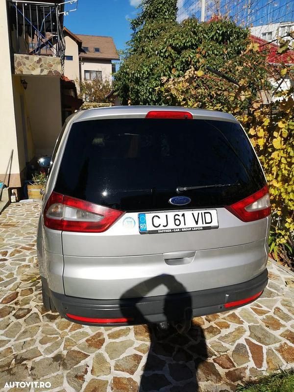 Second-hand Ford Galaxy Ghia 140 CP (102 kW) 2008 Culoareargint Monovolum