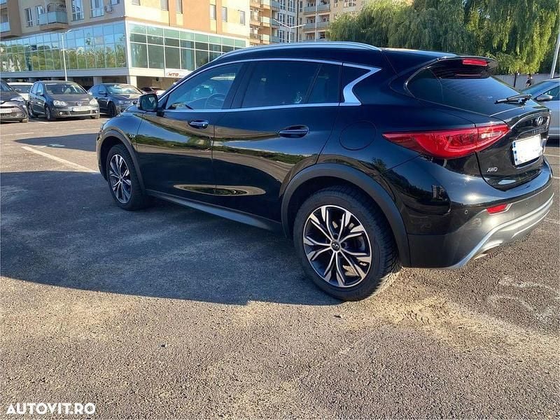 Second-hand Infiniti QX30 Premium 170 CP (125 kW) 2017 Culoarenegru SUV