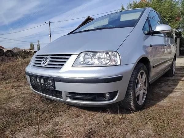 Utilizat 2010 VW Sharan Monovolum | 3.750 EUR (Super Preț) - Imagine 1/4