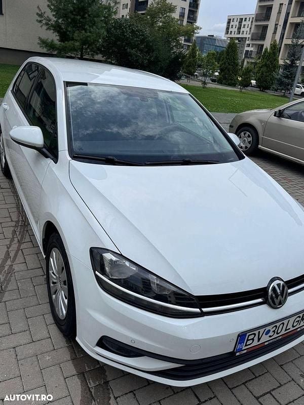 Culoarealb Utilizat 2018 VW Golf VII Comfortline Hatchback | 12.500 EUR (Preț OK) - Imagine 1/4