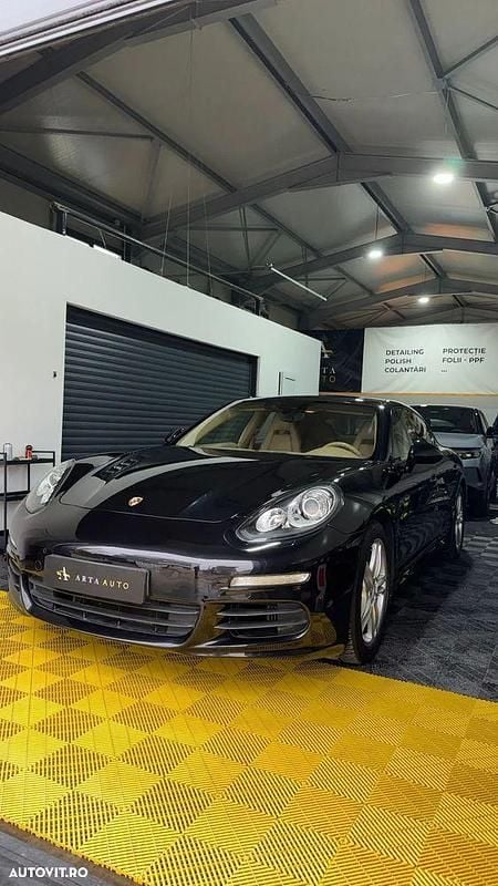 Culoarenegru Utilizat 2015 Porsche Panamera Berlinǎ | 26.900 EUR - Imagine 1/4
