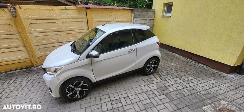 Alb Utilizat 2022 Aixam City Coupe | 8.900 EUR - Imagine 1/4