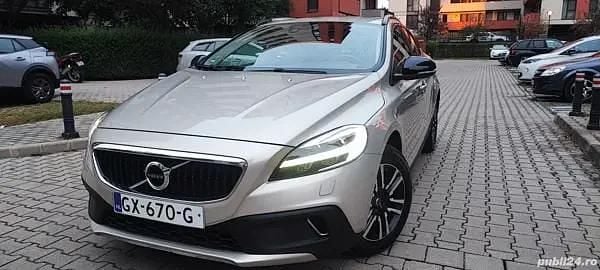 Alb Utilizat 2017 Volvo V40 SUV | 9.650 EUR (Preț OK) - Imagine 1/4