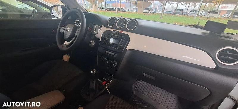 Second-hand Suzuki Vitara Cool 120 CP (88 kW) 2015 Culoarealb SUV