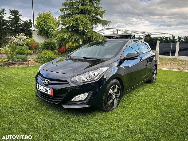 Negru Utilizat 2013 Hyundai i30 Hatchback | 5.500 EUR (Preț OK) - Imagine 1/4