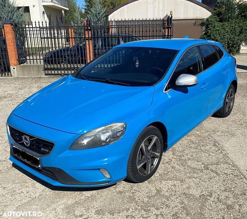 Culoarealbastru Utilizat 2015 Volvo V40 R-Design Break | 6.690 EUR (Preț OK) - Imagine 1/4