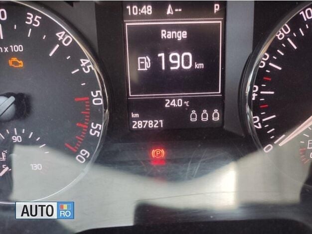 Utilizat 2015 Skoda Octavia Break | 7.500 EUR (Puțin scump) - Imagine 1/3