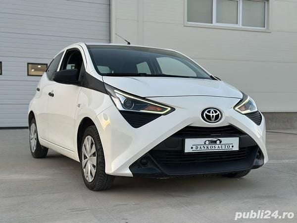 Second-hand Toyota Aygo X-cite 72 CP (52 kW) 2020 Alb Hatchback