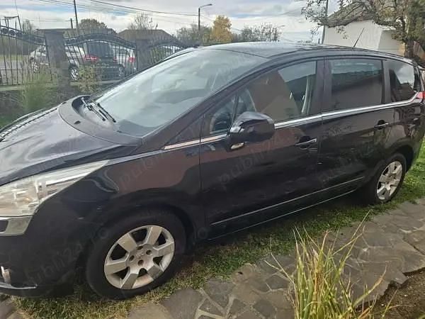 Second-hand Peugeot 5008 112 CP (82 kW) 2012 Negru Monovolum