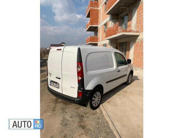 Second-hand Renault Kangoo 75 CP (55 kW) 2010 Alb Monovolum