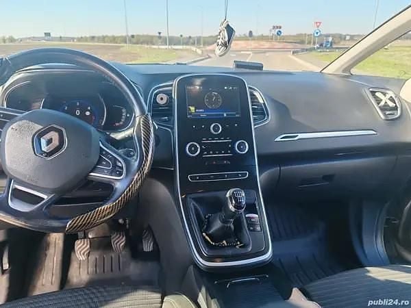 Second-hand Renault Grand Scénic IV 130 CP (95 kW) 2017 Maro Monovolum